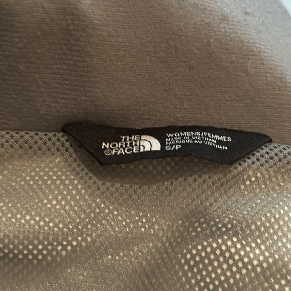 Northface Dryvent Shell Jacket Small - image 5